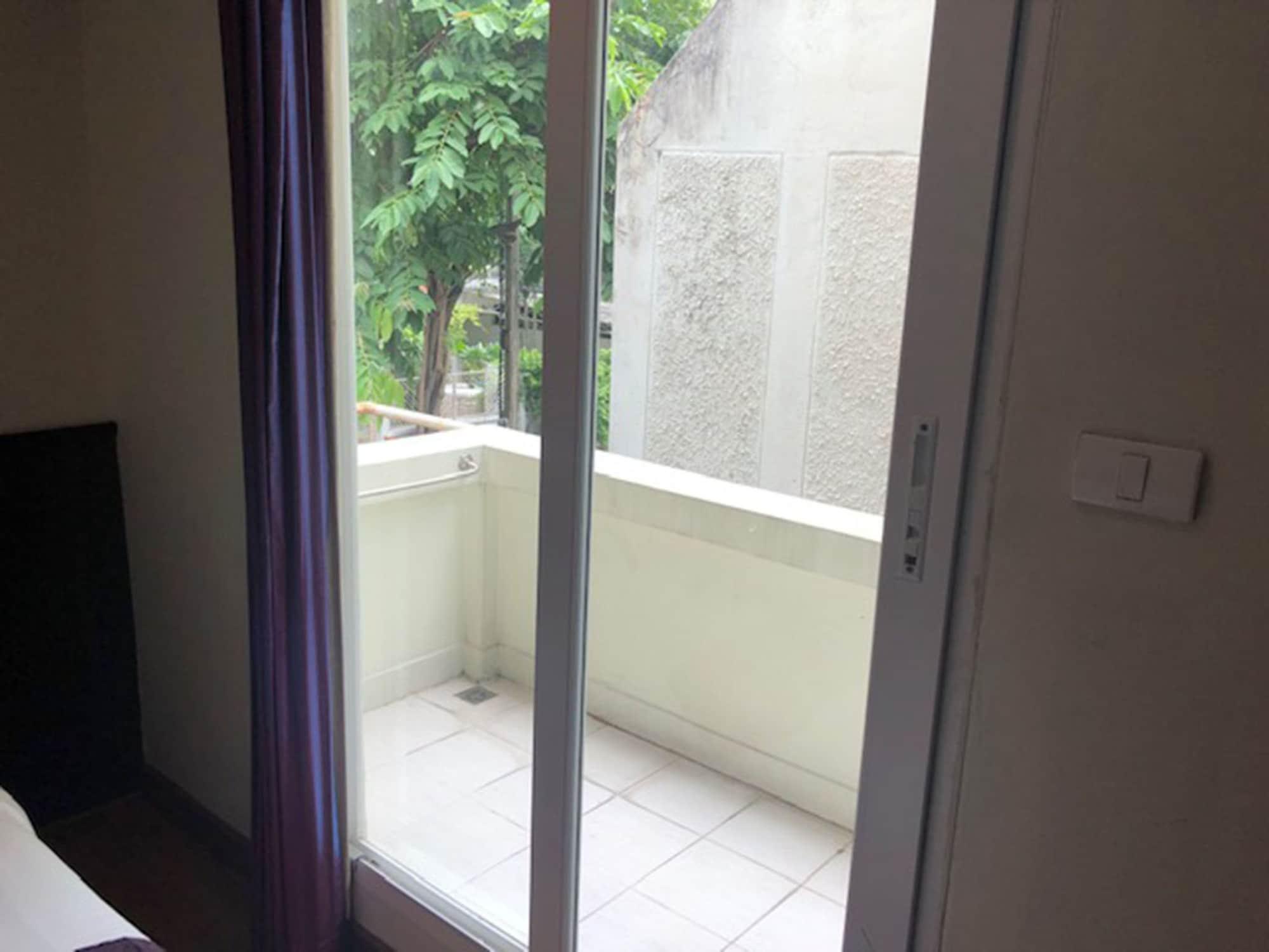 Sawasdee Hotel @ Sukhumvit Soi 8 Bangkok Exteriör bild