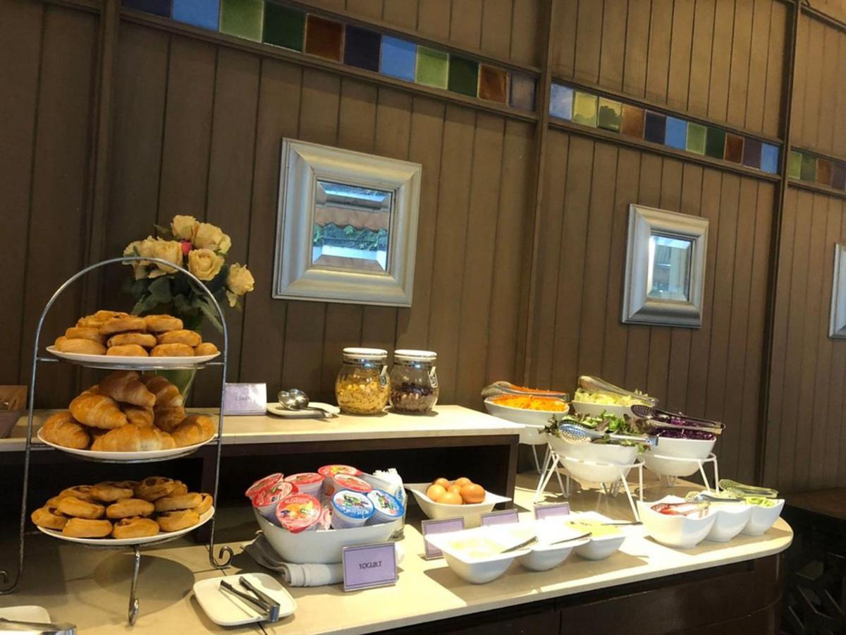 Sawasdee Hotel @ Sukhumvit Soi 8 Bangkok Exteriör bild